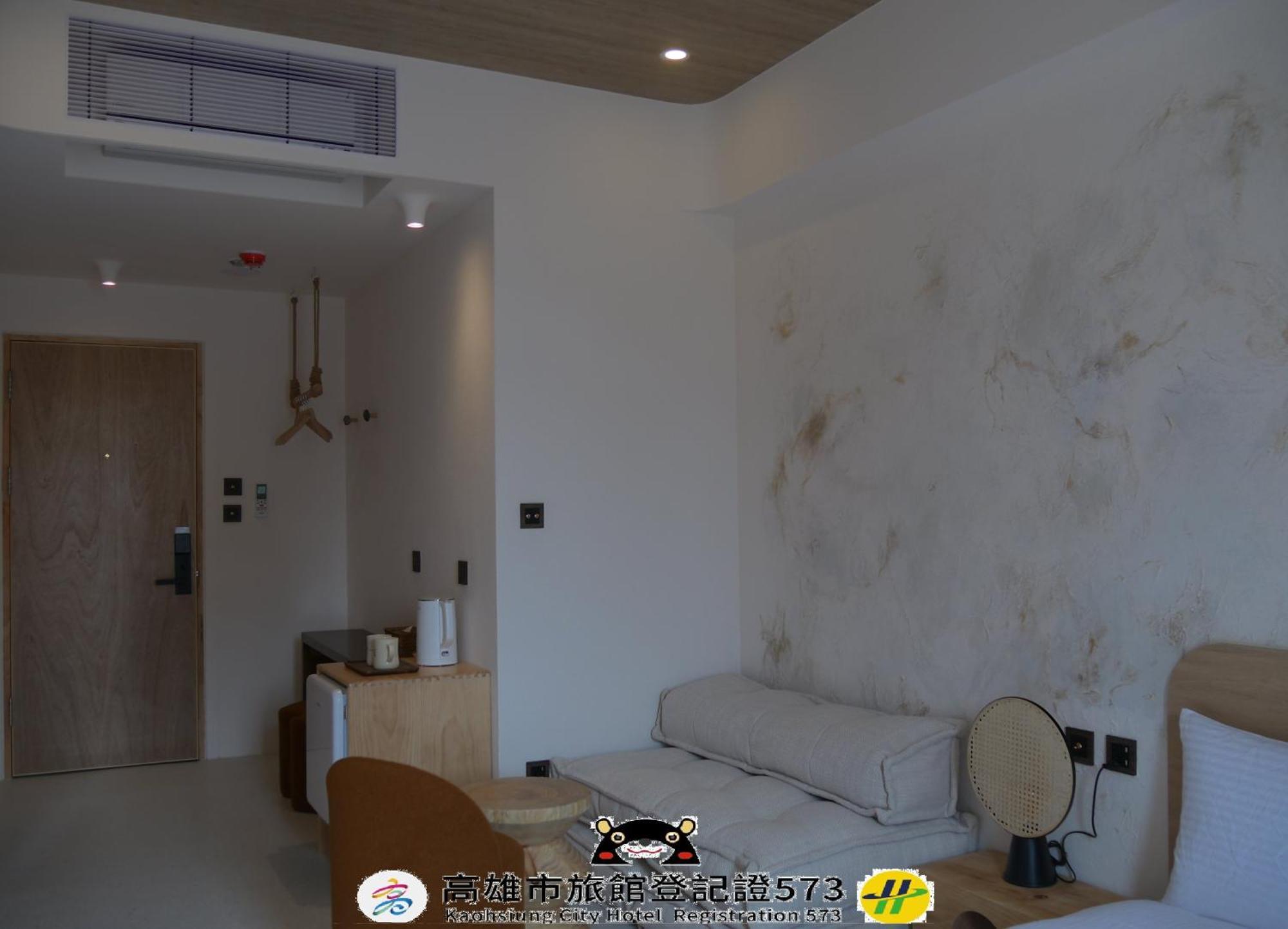 Just Inn Kaohsiung Bagian luar foto